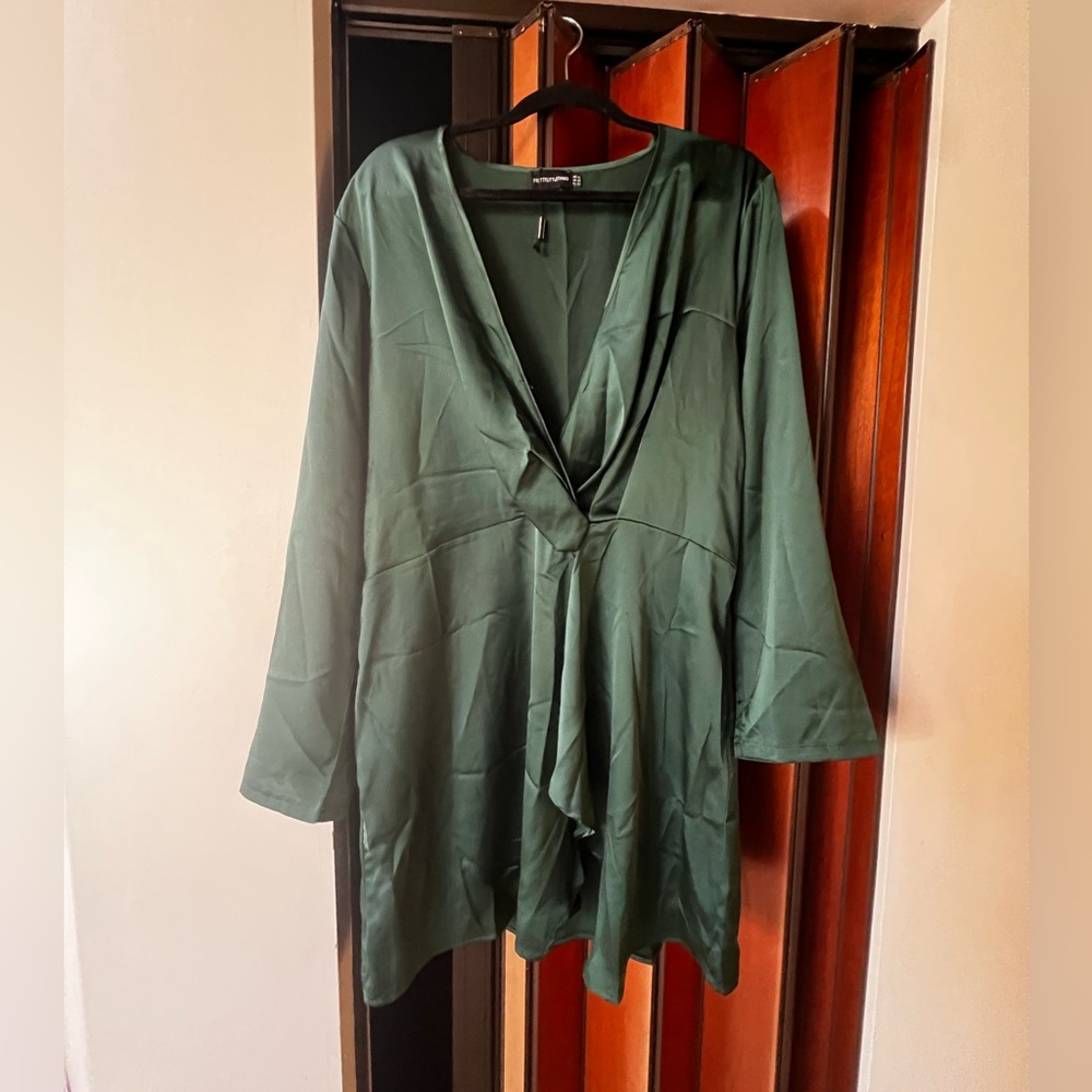 Pretty Little Thing Emerald Dress Size XL